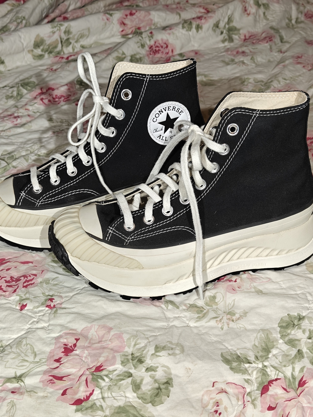 Converse Canvas High-Top Hiking Boot Lace-Up Sneakers in Black NWT Women's 8